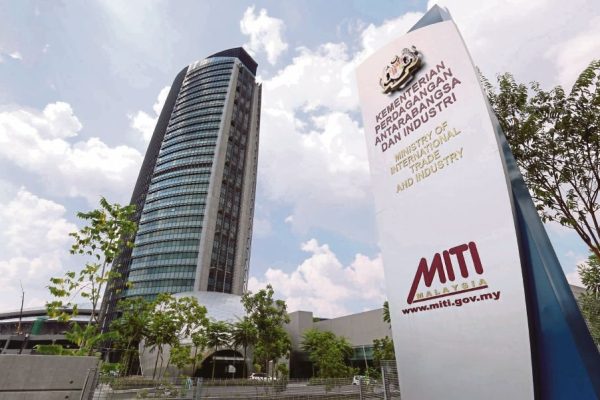 Perdagangan Malaysia Ogos 2024 cecah RM252.65 bilion, eksport naik 12.1%